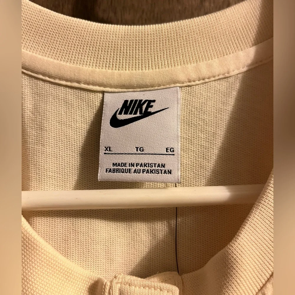 Nike Romper/Jumper/1pc Scoop Neck Snap Buttons Cream/Khaki Pocket Elastic NWT